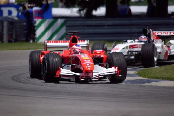 勒克莱尔力压群雄加冕F1总冠军 跃马家族时隔十九年重回世界之巅